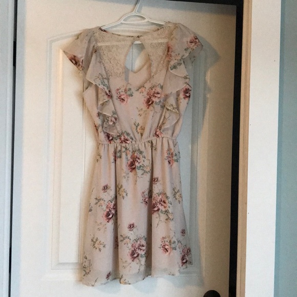 Floral Blush dress Size Small - Picture 2 of 7